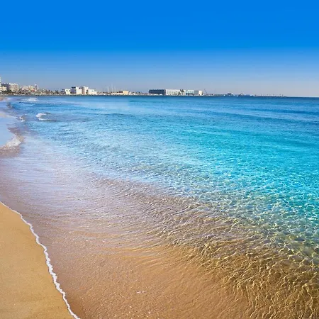Panoramic Views And A Swimming Pool Near The Airport Apartment *